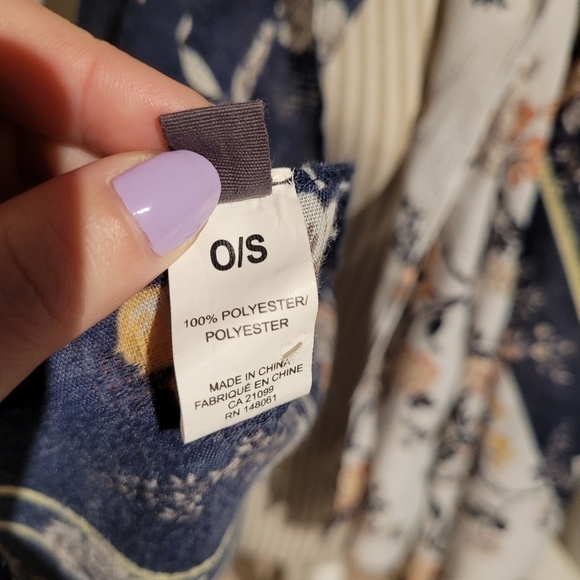 Spring floral lightweight scarf wrap - Picture 12 of 13